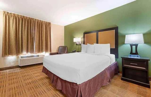 Studio, Suite, Queen Bed, Extended Stay America Cincinnati - Covington 3/6