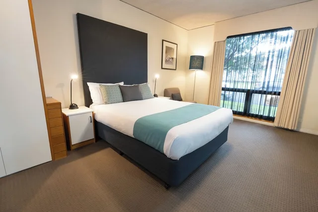غرفة قياسية بسرير كوين، Sovereign Park Motor Inn 2/10