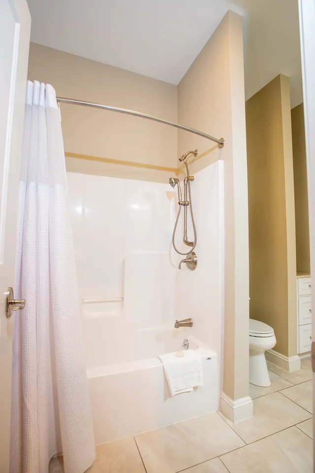 3 Bedrooms, Deluxe, Suite, 1 King and 2 Queen Beds, Sofa, Capital Resorts 84 Main 7/10