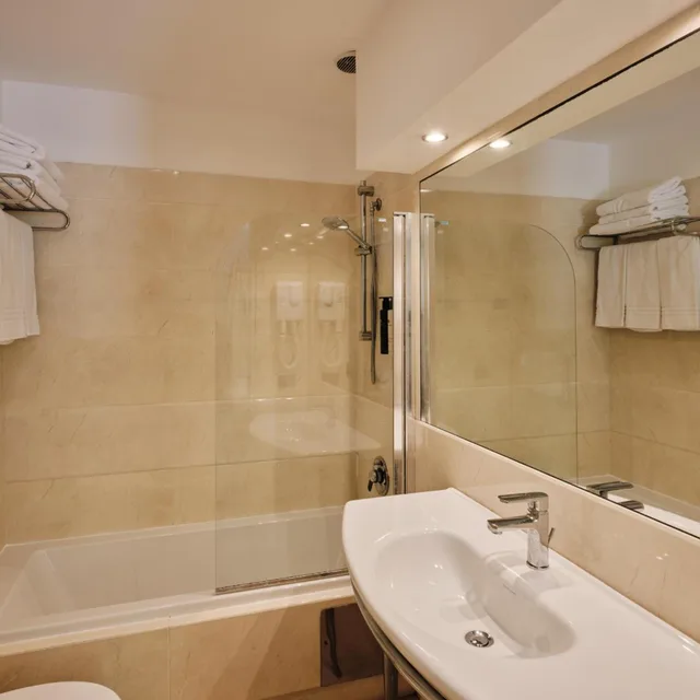 غرفة ديلوكس ثلاثية مع أريكة، Acacia Resort 4/5