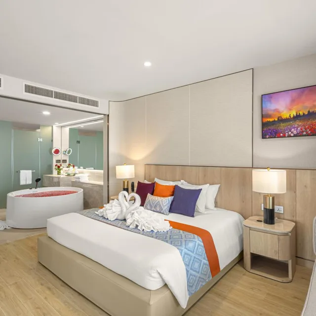 1 Bedroom, Regency, Thai, Modern, Suite، Royal Cliff Grand Hotel 2/6