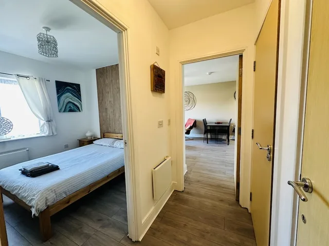 شقة حصرية بسرير مزدوج بحمام خاص مع أريكة في الطابق العلوي، Grand Central Apartments 6/10