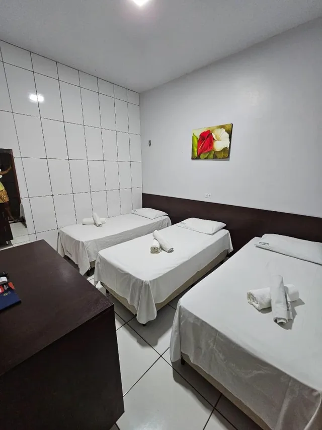 غرفة قياسية ثلاثية، New Center Hotel 2/10