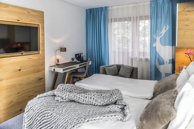 غرفة بسرير كوين، 4MOODS Suites and Spa Erwachsenenhotel 1/5