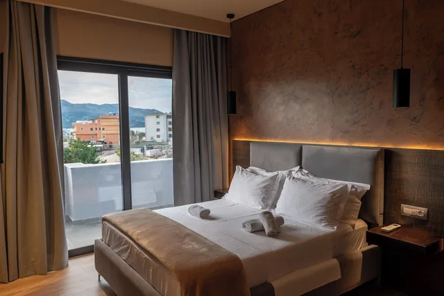 غرفة ديلوكس بسرير مزدوج بشرفة، Hotel Piramida 1/5