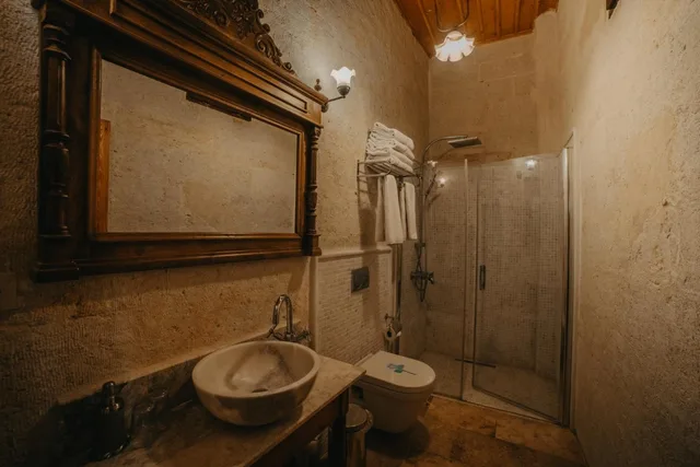 Family Cave Suite، Dere Suites 3/10