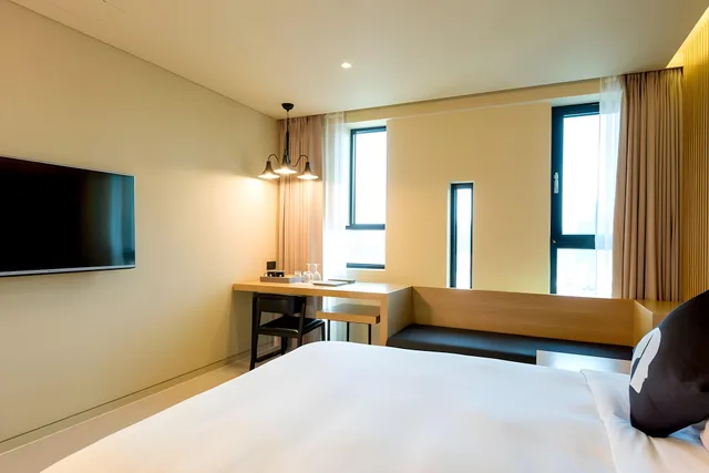 غرفة ديلوكس بسريرين منفصلين، Hotel The Designers LYJ Gangnam Premier 1/1