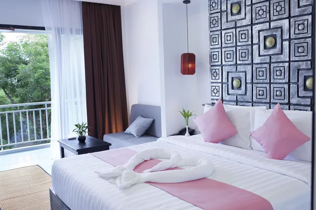 غرفة ديلوكس بسرير كينج بإطلالة على المدينة بشرفة، Ladear Priviledge Rooms 6/10