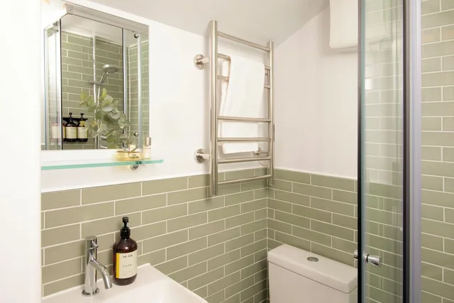 Comfy, Semi Basement, Double Bed، KENSINGTON SUITE HOTEL 3/6