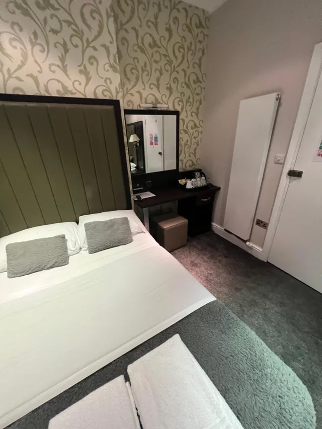 غرفة تنفيذية رباعية، Goodwood Hotel 6/8