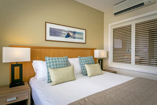 Ocean, Twin Beds، Mantra on Salt Beach Kingscliff 3/6