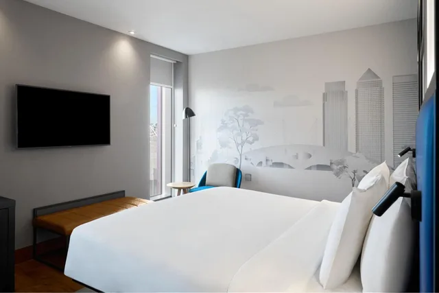 Urban, Guest Room, King Bed, High Floor، Aloft London Excel 3/9