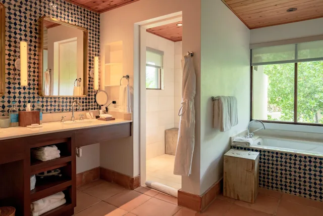 3 Bedrooms, Villa, Rosewood Little Dix Bay 4/4
