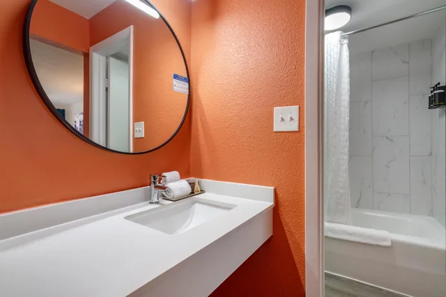 Room, 2 Queen Beds, Parking Lot View، Heights House Hotel - Houston Heights Downtown, an Ascend Collection Hotel 9/10
