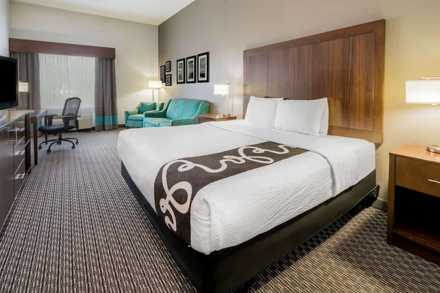 Deluxe, Studio, Suite, King Bed, Accessible, La Quinta Inn & Suites by Wyndham Fort Worth Arlington West 1/1