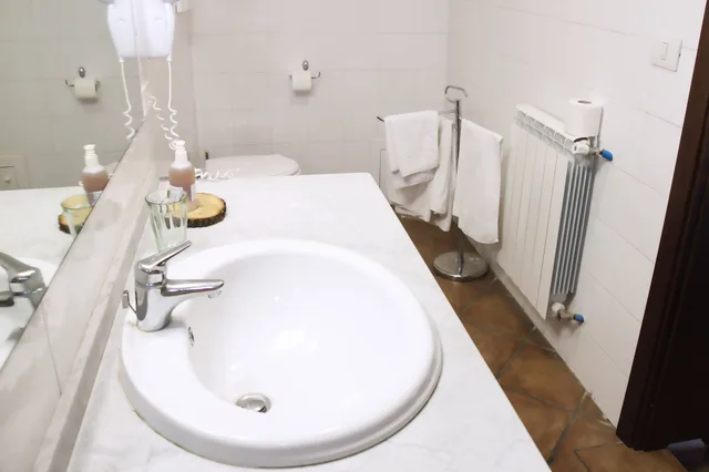 Room, Quadruple, Double and Twin Beds, Agriturismo Le Case Del Merlo 3/3