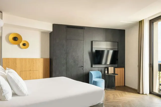 غرفة ديلوكس بسرير كينج بإطلالة على البحر، Hotel Europa 8/10