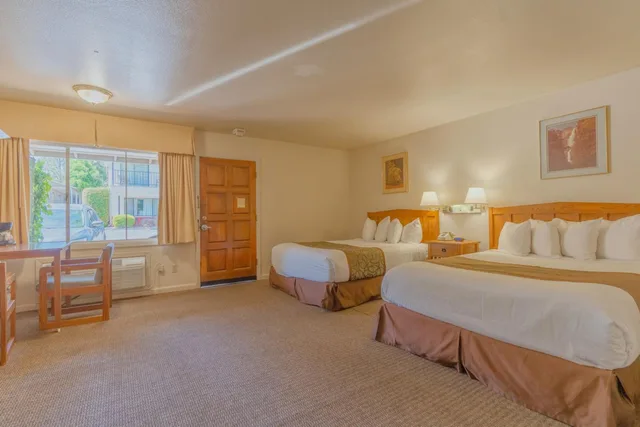 غرفة بسرير كوين، Mariposa Lodge 3/10