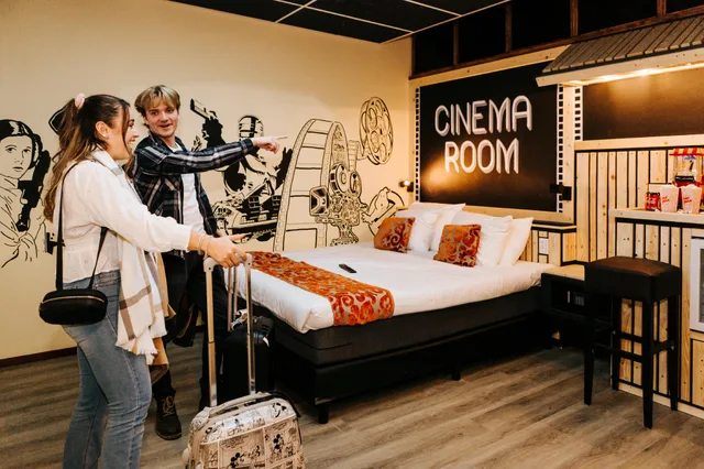 Cinema, Double Bed, No View، Amsterdam Teleport Hotel 2/2