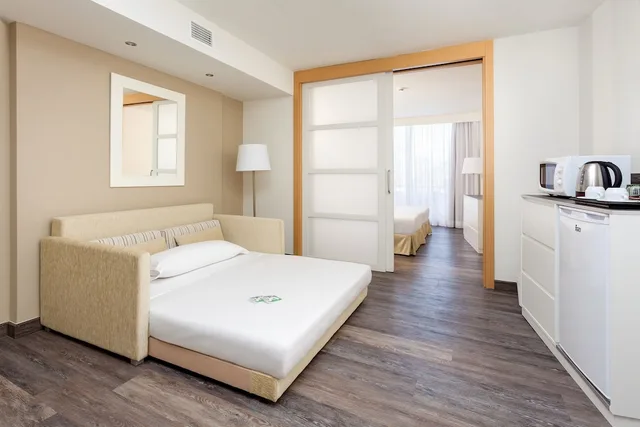 Family, Twin Beds, Sofa, Sol Lanzarote 5/10