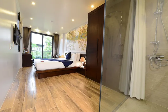 Junior Suite, King Bed, City View, Bella Rosa Hotel 4/6