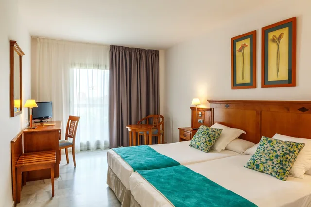 Economy, Double and Twin Beds, No Balcony، BQ Andalucia Beach Hotel 1/2