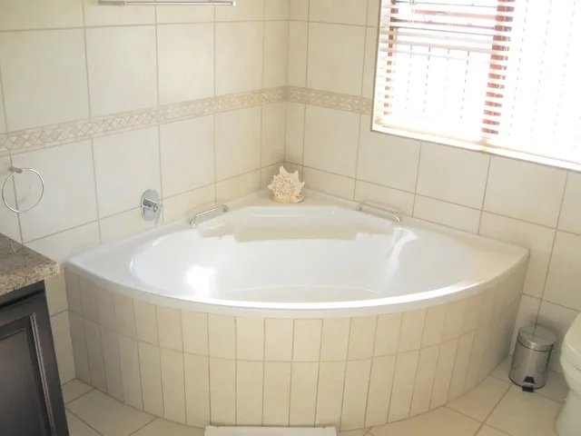جناح شهر العسل بسرير بطابقين وسرير كوين بإطلالة على البحر، Aquamarine Guest House 8/8