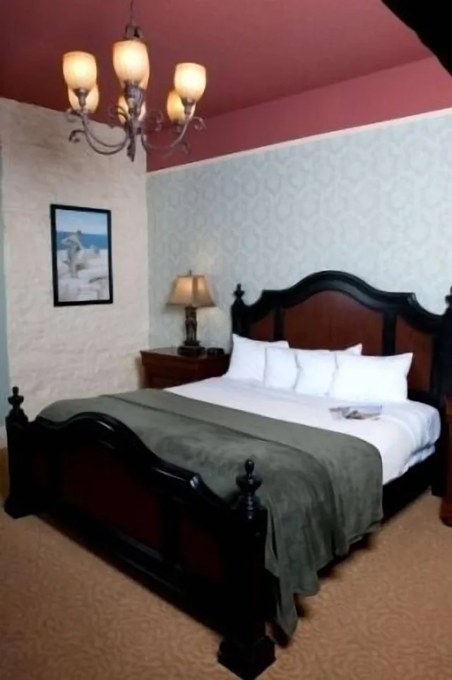 Victorian, King Bed، The Crescent Hotel And Spa 5/8