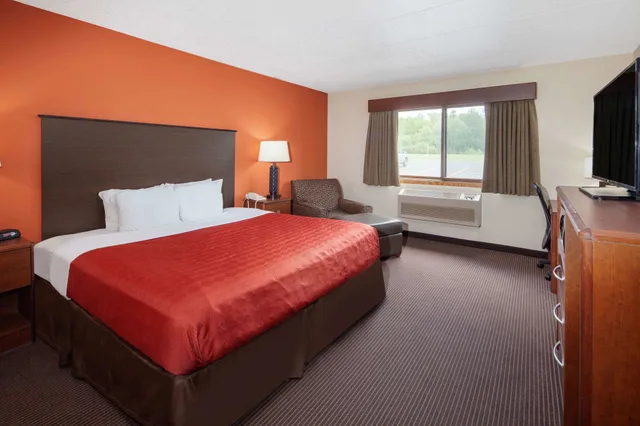 جناح استوديو بسرير كينج، AmericInn by Wyndham Ashland 1/3