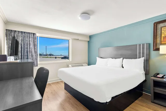 غرفة قياسية بسرير كينج، Econo Lodge Galveston Seawall, TX 4/10