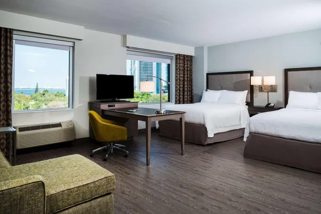 جناح استوديو بسريرين كوين مع أريكة، Hampton Inn & Suites Miami Wynwood Design District 1/5