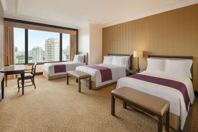 غرفة عائلية بسرير كينج وثلاثة أسرّة، Sheraton Grande Sukhumvit 1/5