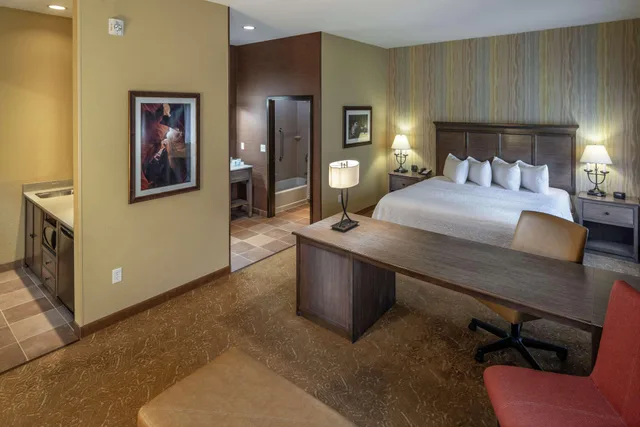 Studio, King Bed, Hampton Inn And Suites Springdale-Zion National Park 2/3