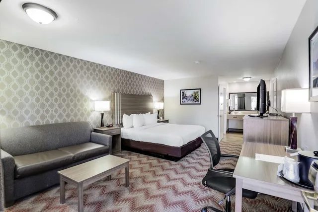 غرفة قياسية بسرير كينج لذوي الإعاقة، Best Western Plus Sonora Oaks Hotel & Conference Center 2/7