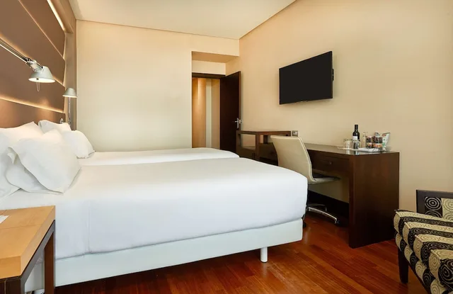 غرفة متصلة عائلية، Nh Sevilla Plaza De Armas Hotel 7/10