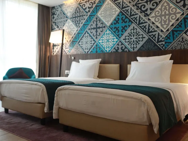 غرفة قياسية بسريرين كوين، Mercure Almaty City Center 4/9