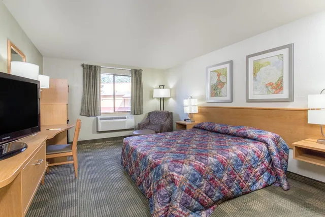 غرفة قياسية بسرير كوين، Super 8 By Wyndham Lacey Olympia Area 4/8