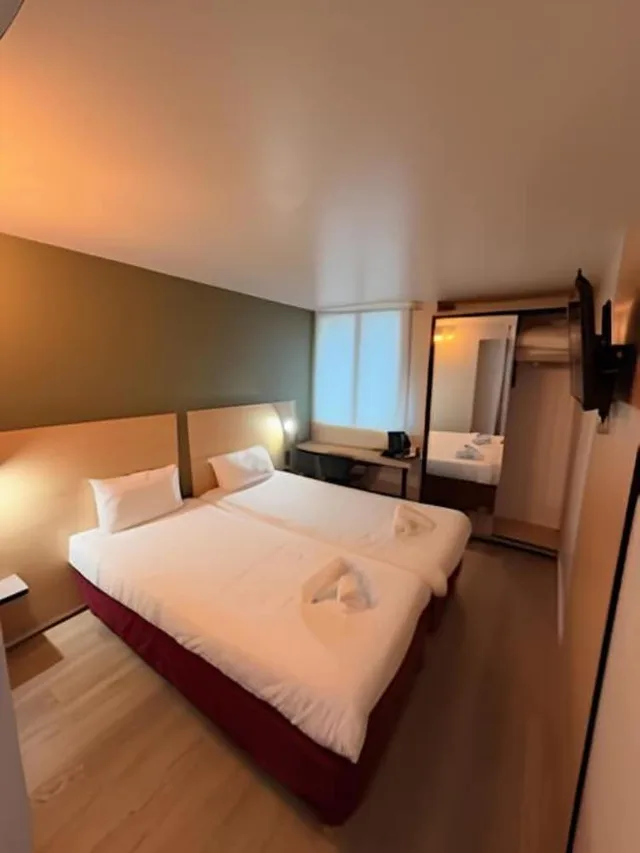 غرفة قياسية بسريرين منفصلين بحوض استحمام، Sure Hotel by Best Western Dijon Sud 3/10