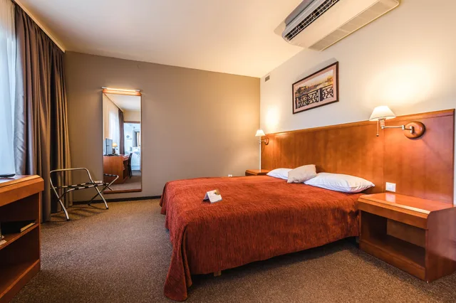 Business, Double or Twin Bed, Liva 1/4
