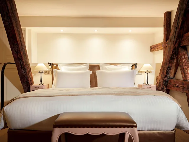 غرفة بريستيج بسريرين منفصلين وسرير كينج، Cour du Corbeau Hotel Strasbourg - MGallery Collection 3/7