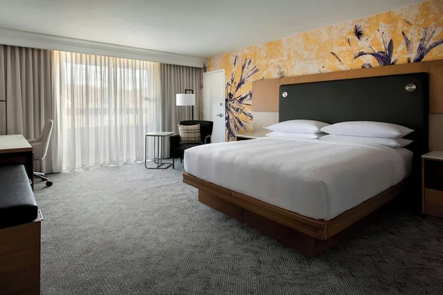 غرفة كلوب بسرير كينج، Westchester Marriott 2/9