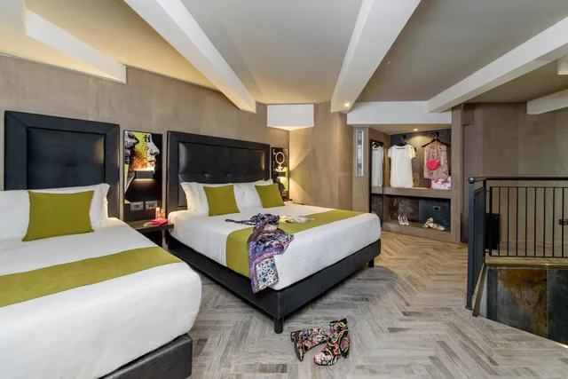 جناح بشرفة، Just Hotel Milano 1/1
