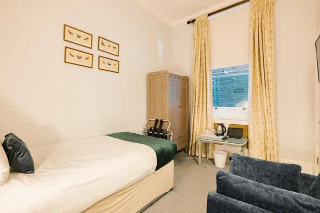 جناح بسرير كينج وسرير فردي بـ3 غرف نوم مع أريكة، Abbey Court Hotel Notting Hill 7/10