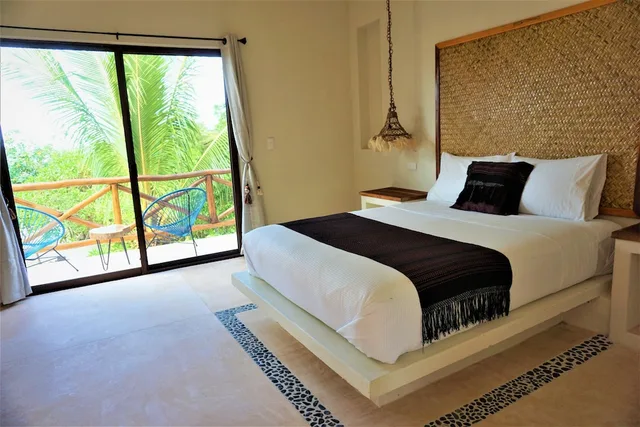 غرفة سوبيريور بسرير كوين بإطلالة على الحديقة، La Puerta Azul Beachfront Adults Only 3/10