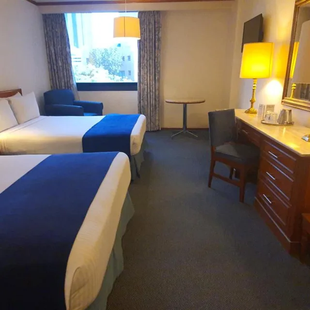 غرفة سوبيريور بسريرين منفصلين، Bristol Hotel 7/10