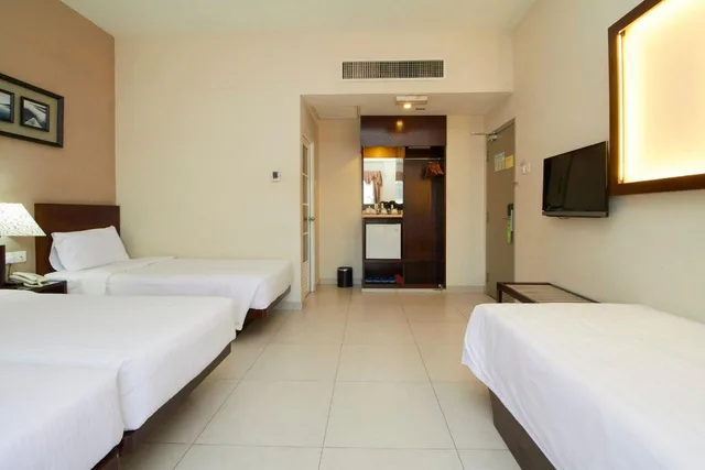 غرفة رباعية بسريرين مزدوجين، Hotel Kepong 3/3