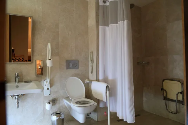 غرفة بسرير كوين، DOUBLETREE BY HILTON HOTEL ISTANBUL - TUZLA 4/6
