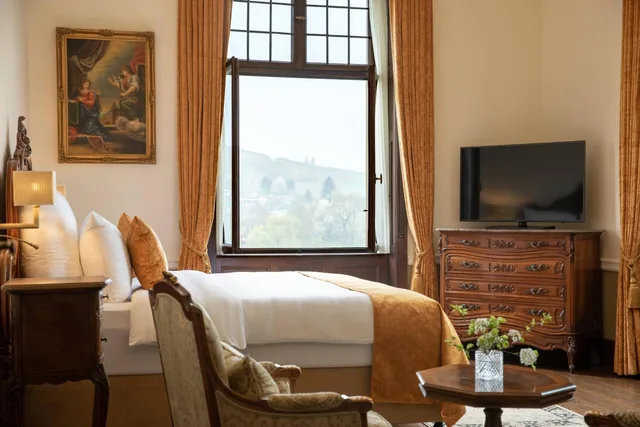 Guest Room, King Bed, Mosque View, Large، Autograph Collection Schloss Lieser 4/5
