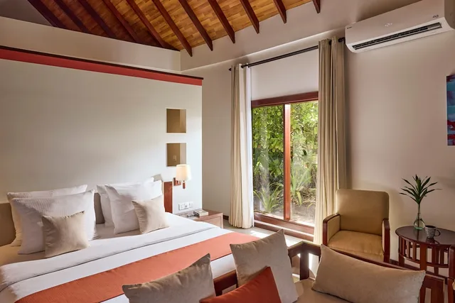 Beach, Superior, Villa, King Bed, Sea View, Sofa، Robinson Maldives - Adults Only 1/4