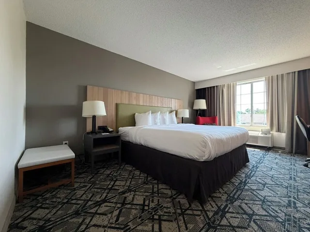 غرفة بسرير كينج، Country Inn & Suites by Radisson, Novi, MI 4/10